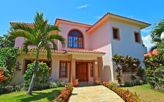 Luxurious four bedroom villa for sale in Sosua