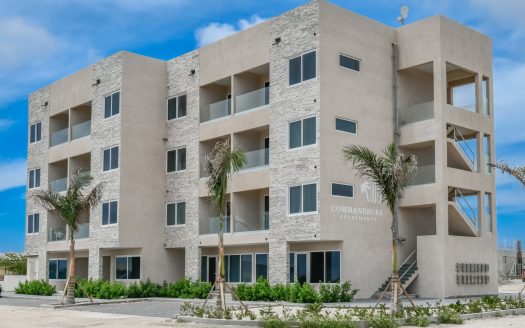 Commandeurs: An Exclusive Oasis in Hato