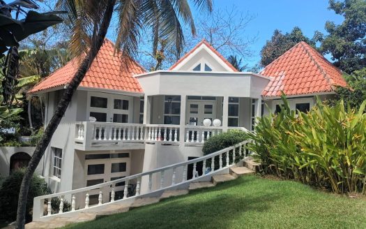 3 Bedroom Villa In Casa Linda