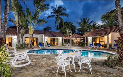 Large bed and breakfast close to the beach with 6 studios and a 2 bed villa in Sosua