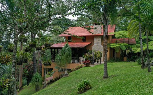 3-Story 3 Bedroom Chalet in Mountain-top Community in Jarabacoa for Sale