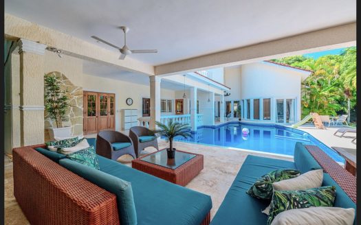 Beautiful 5 Bedroom Villa Perla Marina