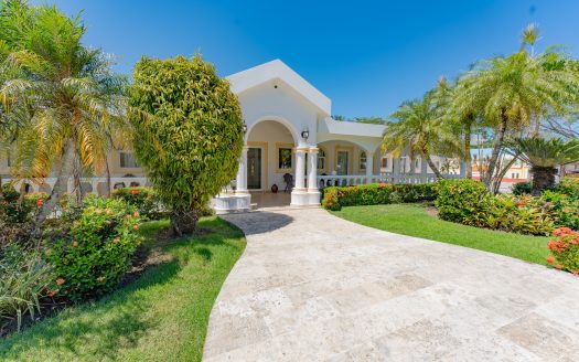 xquisite 5-Bedroom Stunning Villa in Cabarete &ndash; A Beautiful Tropical Paradise for Sale!