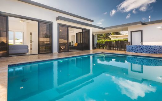 2 bed villa with pool and jacuzzi